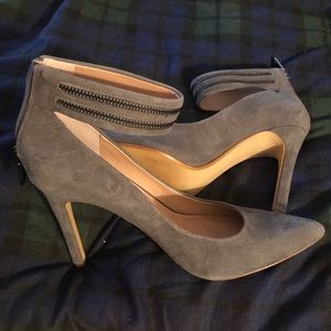 NWOT banana republic pumps